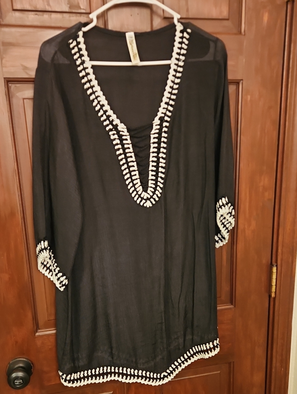 SHORELINE Black Embroidered V-Neck Women’s Tunic Top